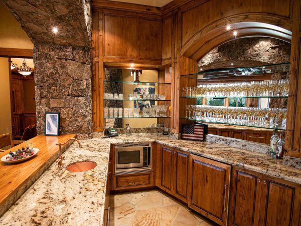 Ski-in/Ski-out One of a Kind Luxury Villa Mountain Views, Pool & Spa