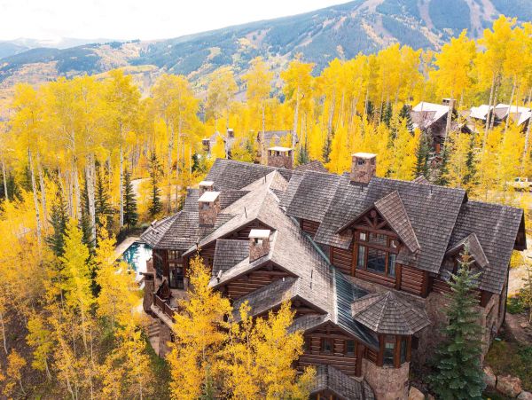 Ski-in/Ski-out One of a Kind Luxury Villa Mountain Views, Pool & Spa