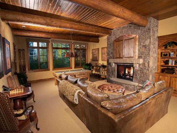 Ski-in/Ski-out One of a Kind Luxury Villa Mountain Views, Pool & Spa