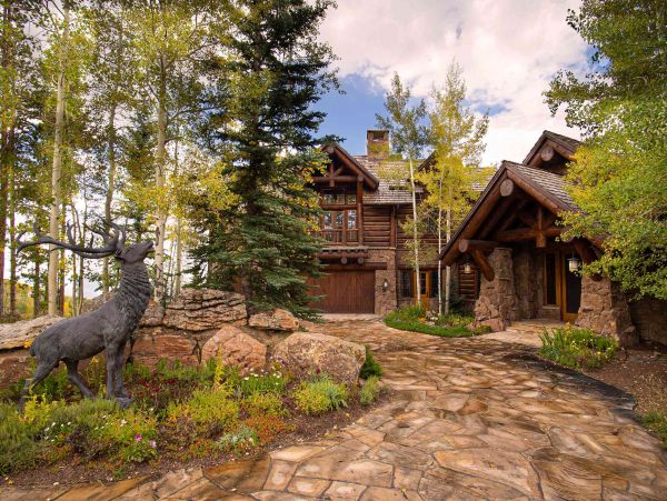 Ski-in/Ski-out One of a Kind Luxury Villa Mountain Views, Pool & Spa