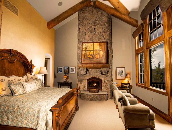 Ski-in/Ski-out One of a Kind Luxury Villa Mountain Views, Pool & Spa
