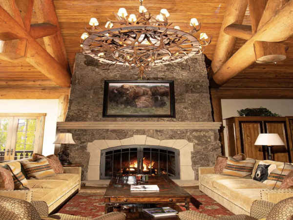 Ski-in/Ski-out One of a Kind Luxury Villa Mountain Views, Pool & Spa