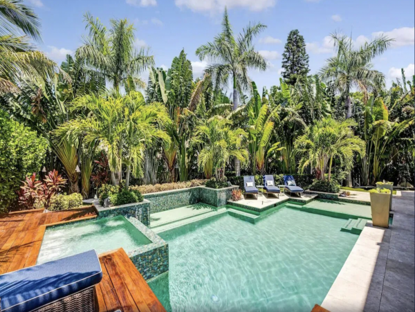 Longboat Key Vacation Home Six Bedroom Walk to Beach