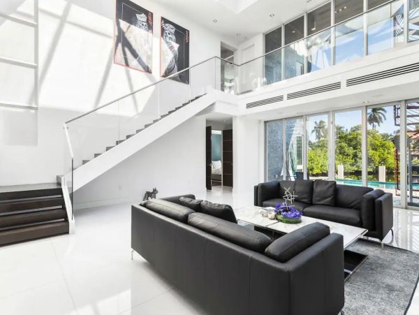 Luxury Waterfront Vacation Villa Sleeps 14