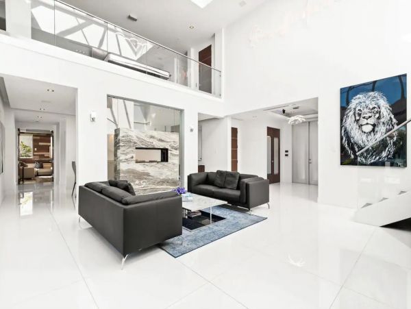 Luxury Waterfront Vacation Villa Sleeps 14