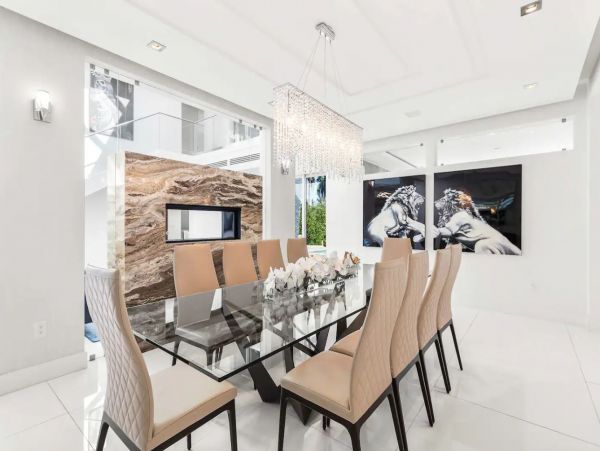 Luxury Waterfront Vacation Villa Sleeps 14