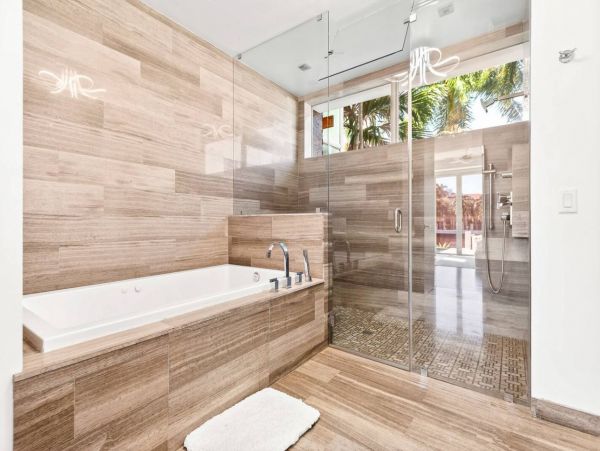 Luxury Waterfront Vacation Villa Sleeps 14