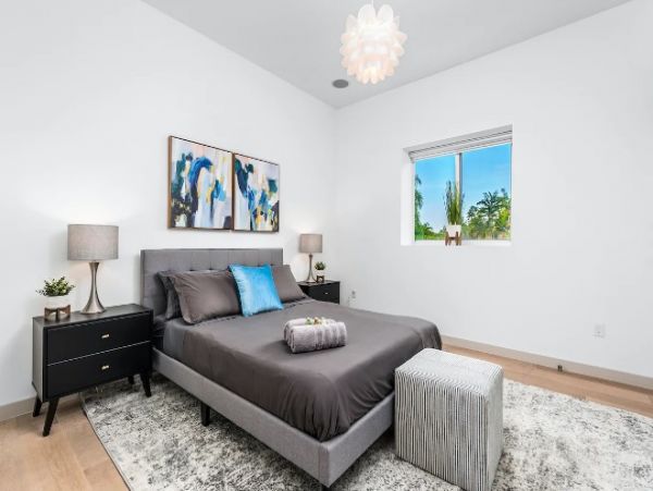 Luxury Miami Vacation Home Five Bedroom with Pool
