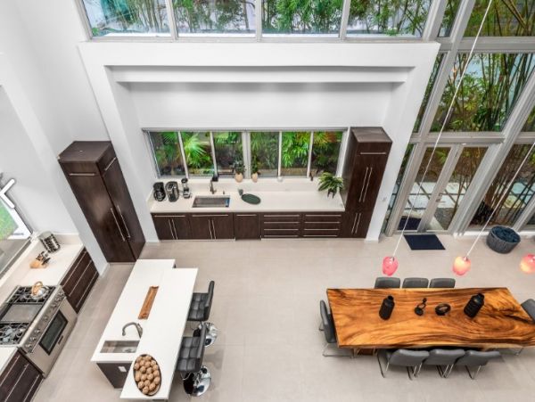 Luxury Miami Vacation Home Five Bedroom with Pool