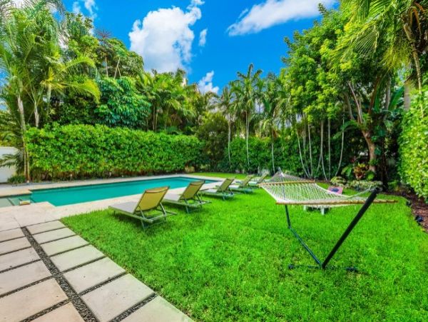 Luxury Miami Vacation Home Five Bedroom with Pool