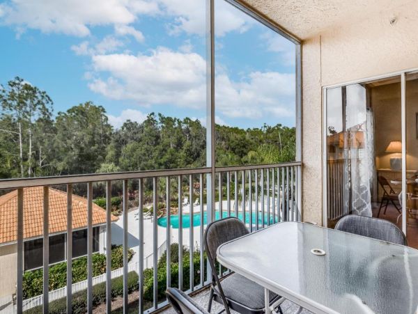 Lovely 2 Bedroom Condo in Naples