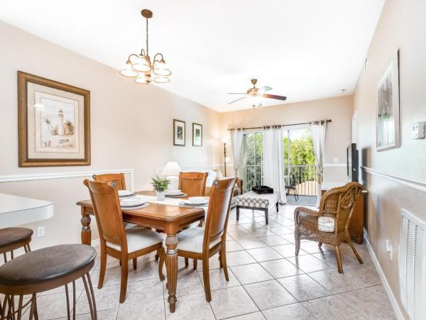 Lovely 2 Bedroom Condo in Naples