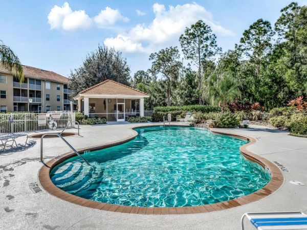 Lovely 2 Bedroom Condo in Naples