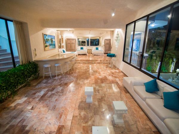 Ocean Views 13 Bedroom Luxury Mansion with 2 Pools