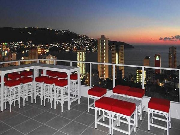 Ocean Views 13 Bedroom Luxury Mansion with 2 Pools