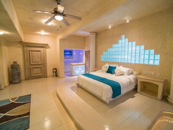Ocean Views 13 Bedroom Luxury Mansion with 2 Pools