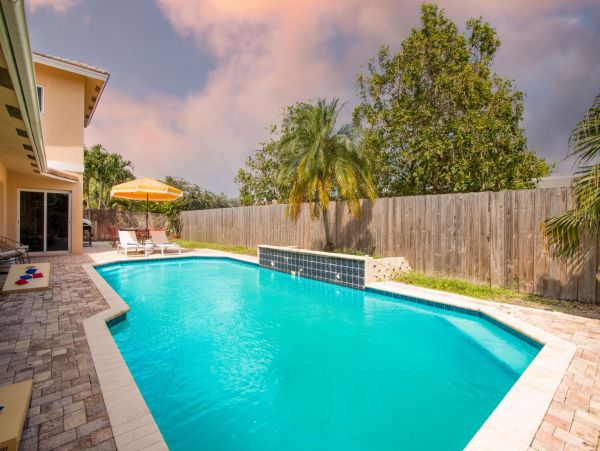 Four Bedroom Vacation Home with Private Pool Sleeps 10