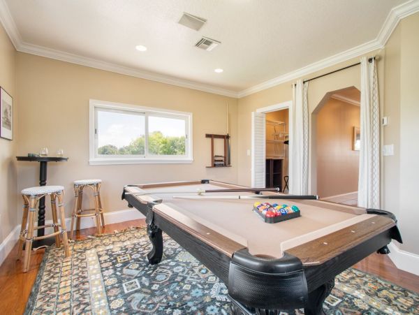 Four Bedroom Vacation Home with Private Pool Sleeps 10