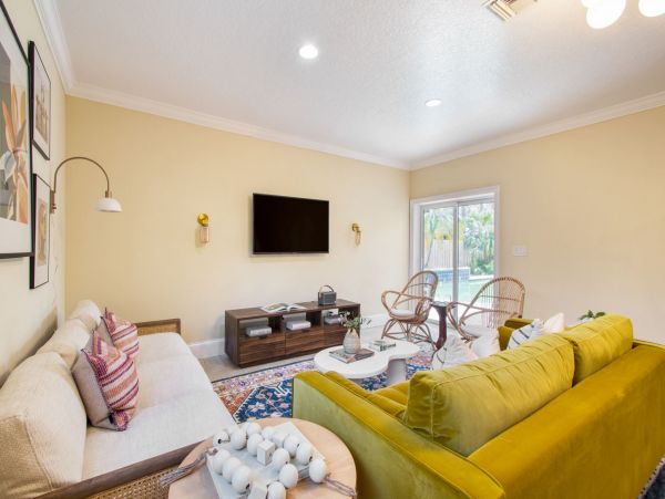 Four Bedroom Vacation Home with Private Pool Sleeps 10