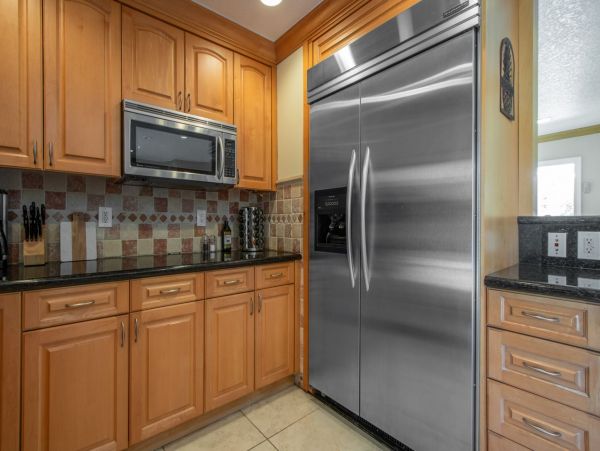 Four Bedroom Vacation Home with Private Pool Sleeps 10