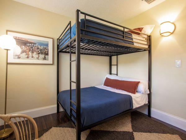 Four Bedroom Vacation Home with Private Pool Sleeps 10