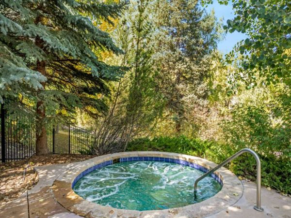 Avon Vacation Rental with Mountain Views, Community Pool & Spa