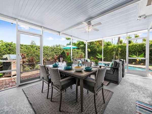 Three Bedroom Charming Vacation Home Sleeps 6