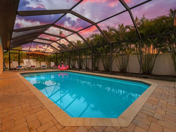 Luxury Five Bedroom Vacation Pool Home Sleeps 12
