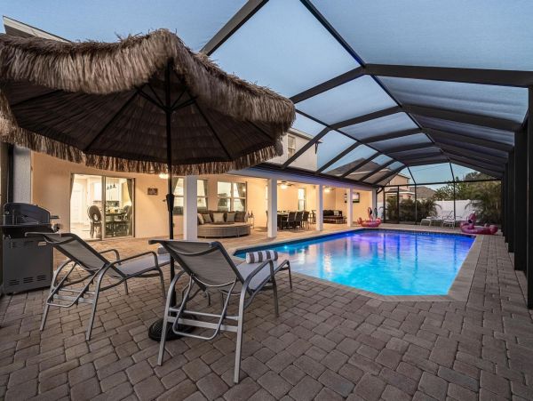 Luxury Five Bedroom Vacation Pool Home Sleeps 12