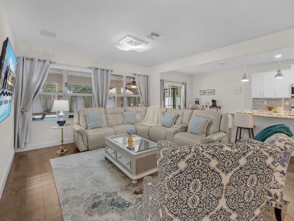 Luxury Five Bedroom Vacation Pool Home Sleeps 12