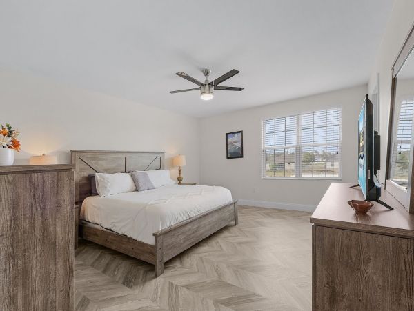 Luxury Five Bedroom Vacation Pool Home Sleeps 12