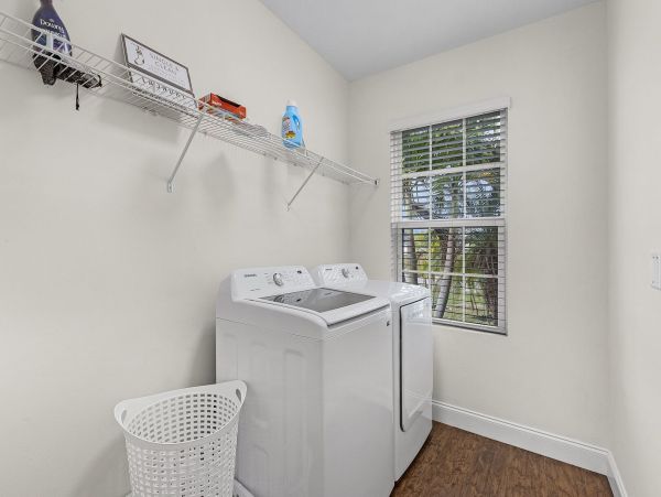 Luxury Five Bedroom Vacation Pool Home Sleeps 12