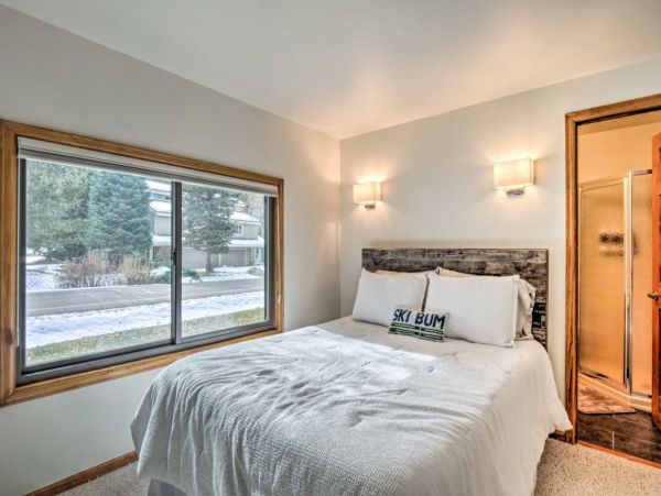 Five Bedroom Charming Vacation Home Sleeps 10