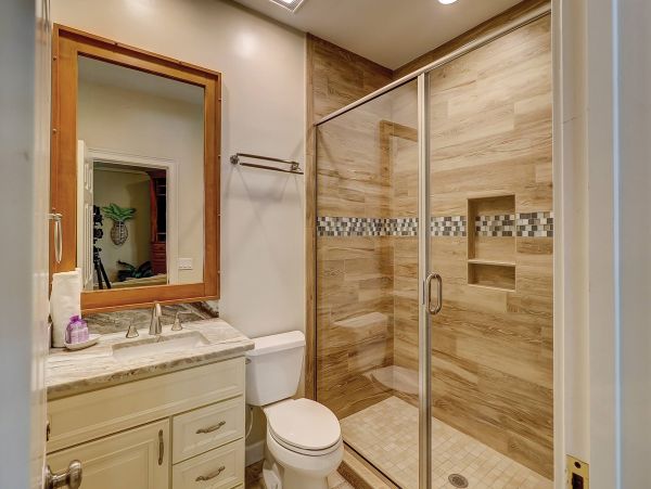 Five Bedroom Vacation Home in Hilton Head Steps from Beach
