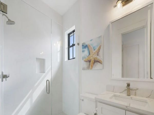 Santa Rosa Vacation Pool Home Six Bedroom Walk to Beach