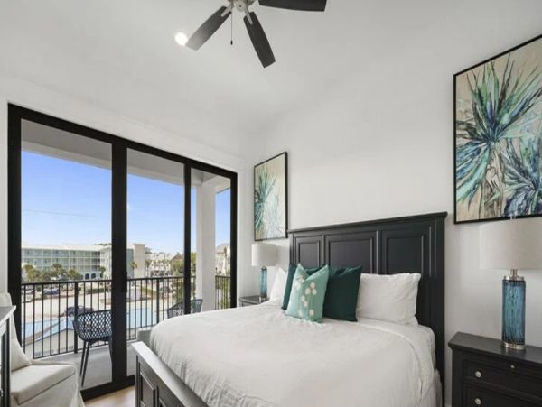 Santa Rosa Vacation Pool Home Six Bedroom Walk to Beach