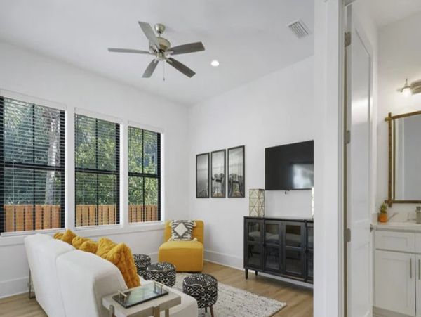 Santa Rosa Vacation Pool Home Six Bedroom Walk to Beach