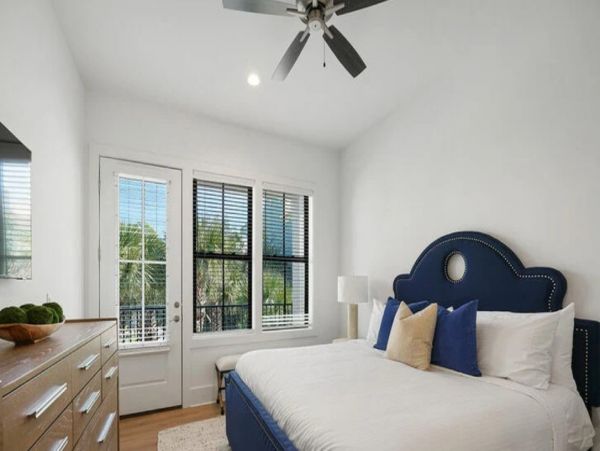 Santa Rosa Vacation Pool Home Six Bedroom Walk to Beach
