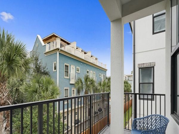 Santa Rosa Vacation Pool Home Six Bedroom Walk to Beach