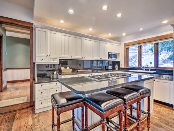 Spectacular Mountain Views Luxury Home in Avon Sleeps 16 Guests