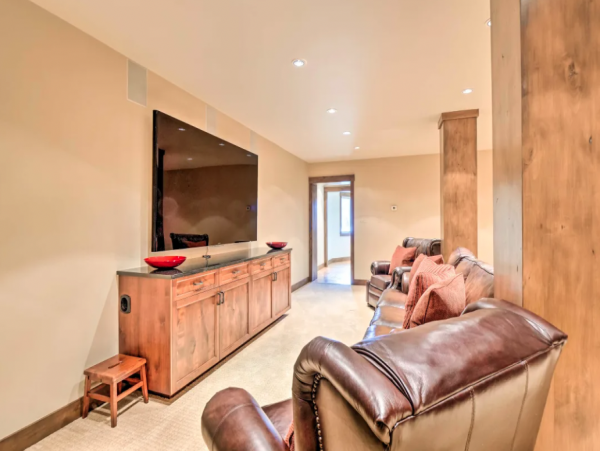 Spectacular Mountain Views Luxury Home in Avon Sleeps 16 Guests