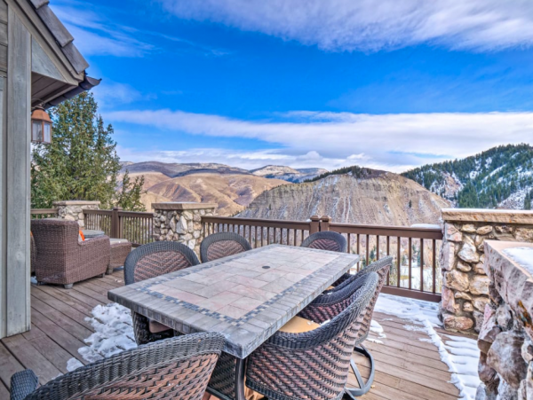 Spectacular Mountain Views Luxury Home in Avon Sleeps 16 Guests