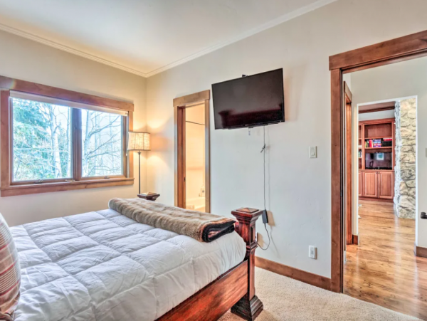 Spectacular Mountain Views Luxury Home in Avon Sleeps 16 Guests