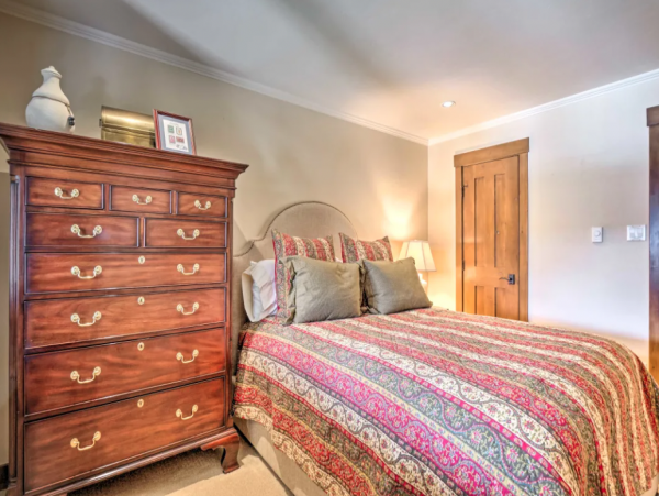 Spectacular Mountain Views Luxury Home in Avon Sleeps 16 Guests