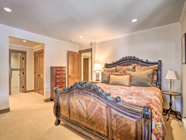 Spectacular Mountain Views Luxury Home in Avon Sleeps 16 Guests