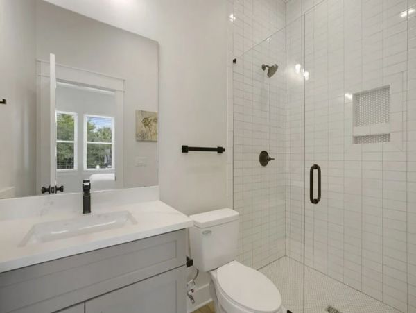 Luxury Nine Bedroom Vacation Home Close to Beach Sleeps 28