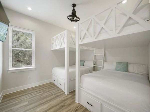 Luxury Nine Bedroom Vacation Home Close to Beach Sleeps 28