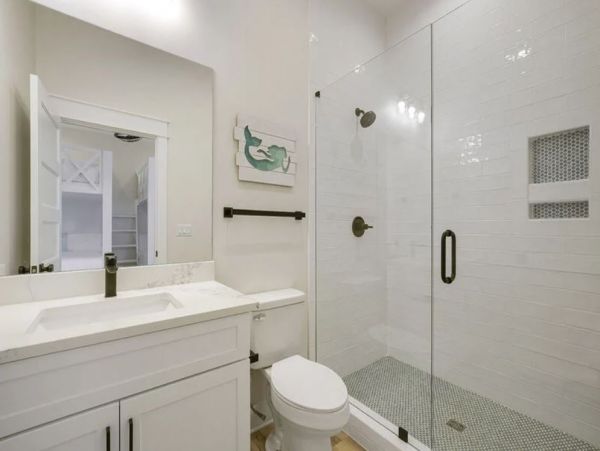 Luxury Nine Bedroom Vacation Home Close to Beach Sleeps 28