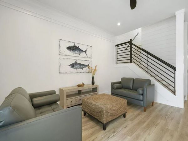 Luxury Nine Bedroom Vacation Home Close to Beach Sleeps 28