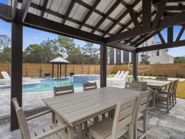 Luxury Nine Bedroom Vacation Home Close to Beach Sleeps 28